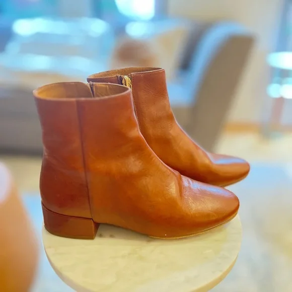 RARE — NEVER WORN Sézane Low Léa Bottines in cognac brown - Picture 3 of 12